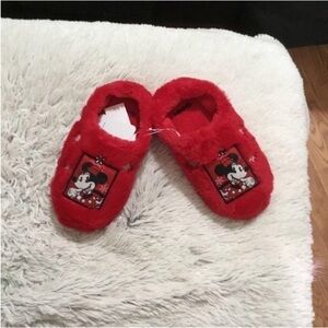 Disney Minnie Mouse clog slippers Womans size Small 5/6 snowflakes